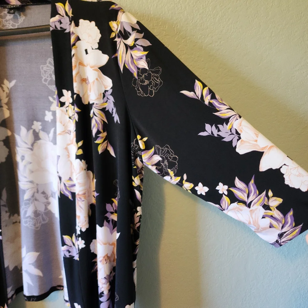 Torrid - 2X - Floral Stretch Open Front Drape Cardigan - Picture 4 of 7